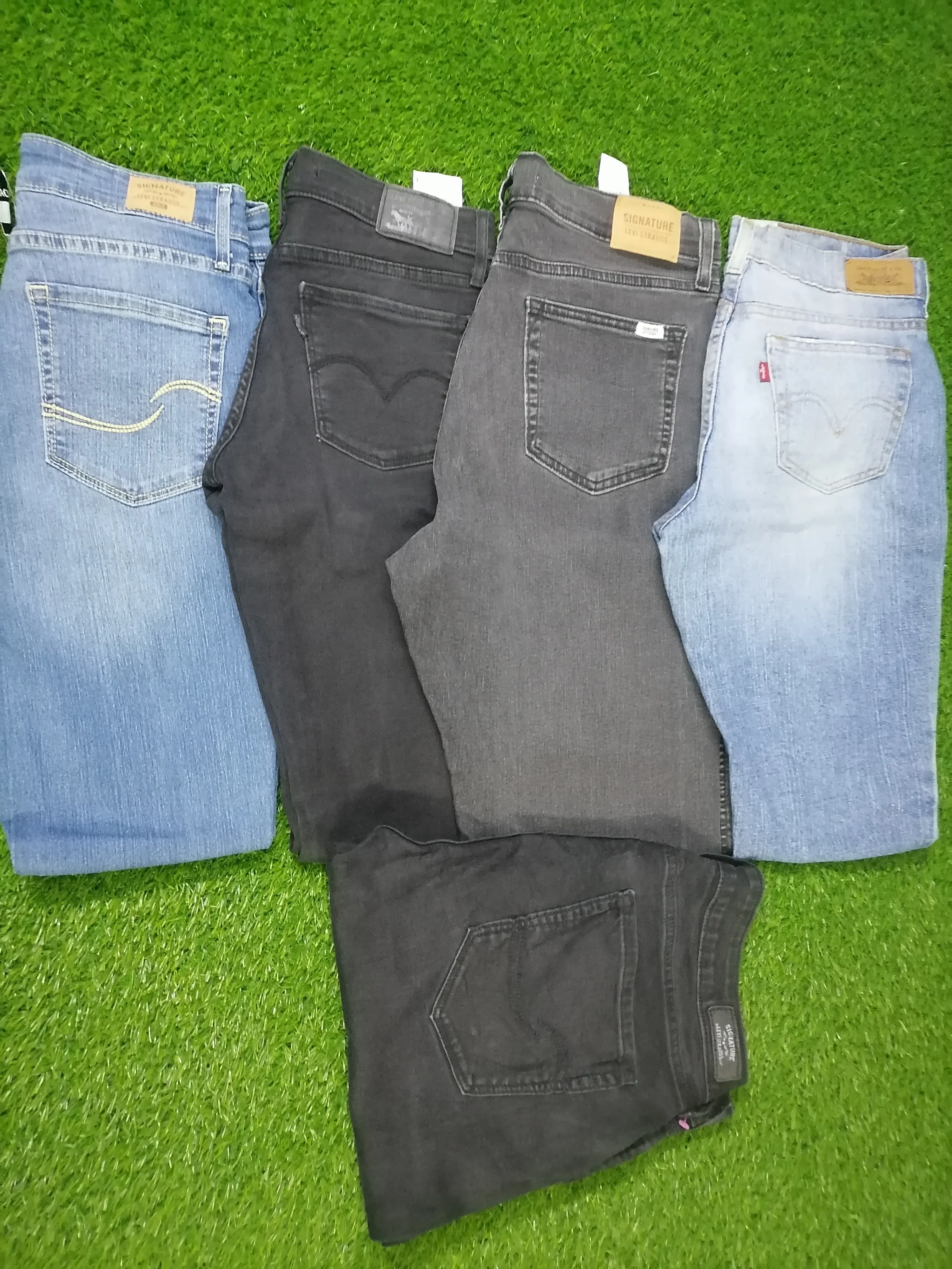 Levis Jeans & Mixed Jeans branded