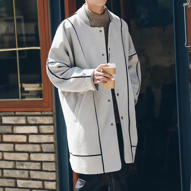 Loose shoulder trench coat.