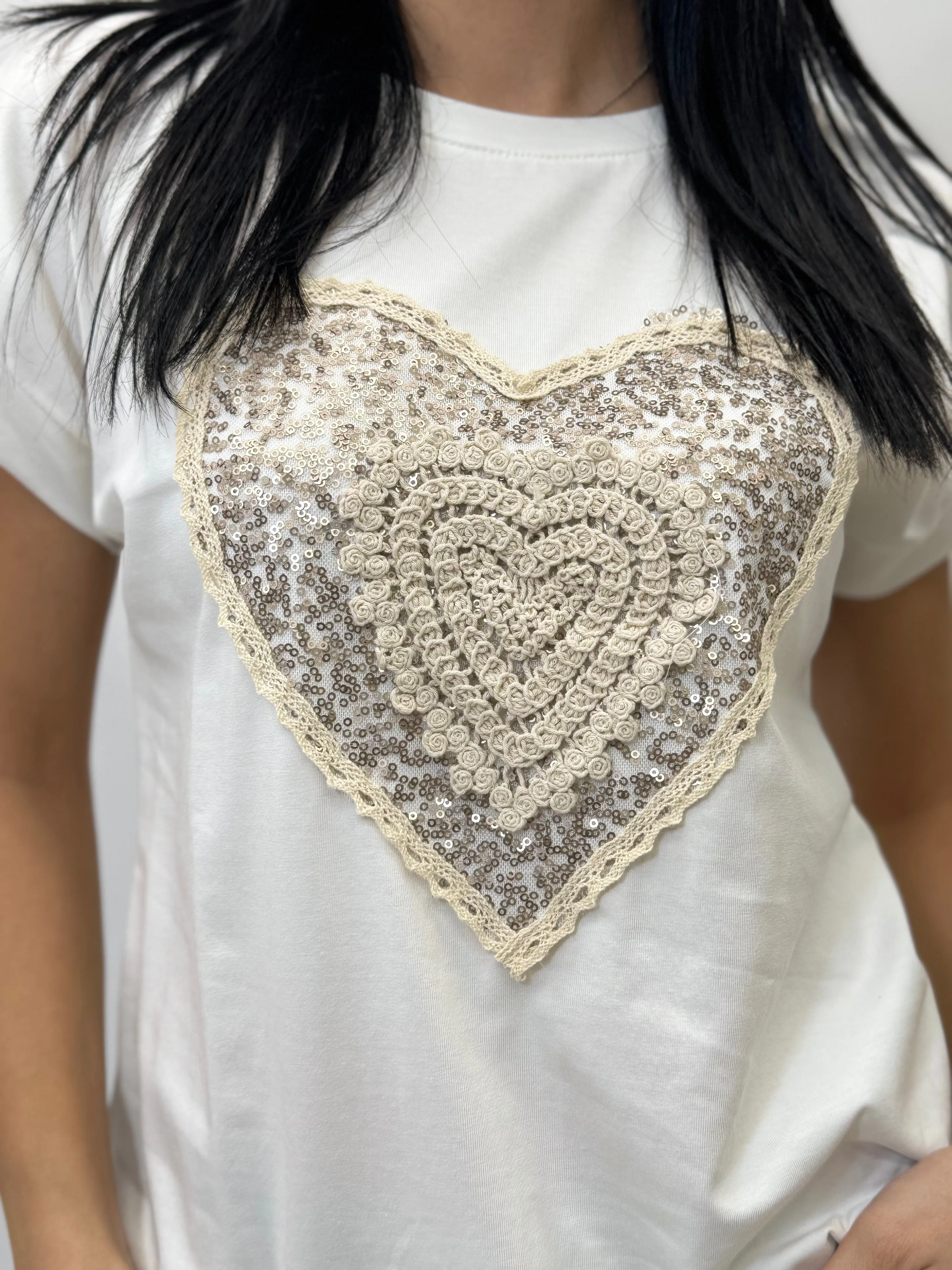 T-shirt con dettaglio cuore